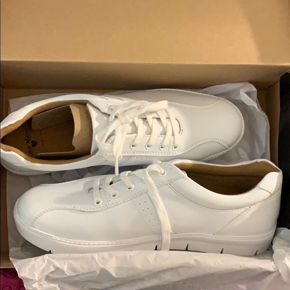Brand new never wore them. - Picture 1 of 4